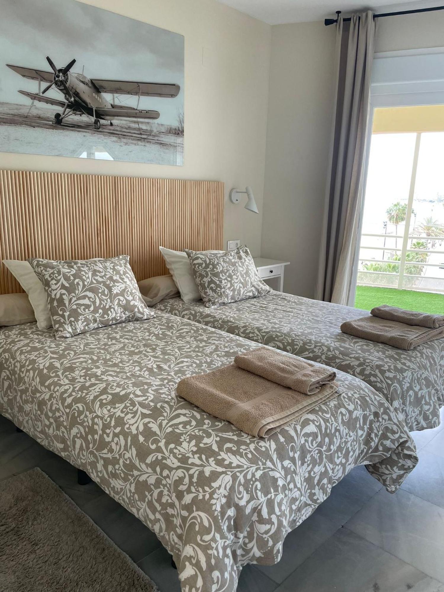 Apartamento En Primera Linea/Beachfront Apartment Fuengirola Exterior photo